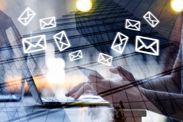 Se cumplen 41 años del primer e-mail, principal riesgo de las empresas en LOPD